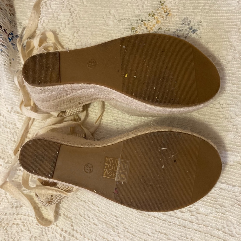 Women’s Size 37 Tan Espadrilles Wedge Sandals - Picture 3 of 4